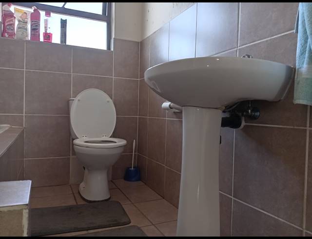 2 BEDROOM SECTIONAL TITLE FOR SALE IN BEYERS PARK